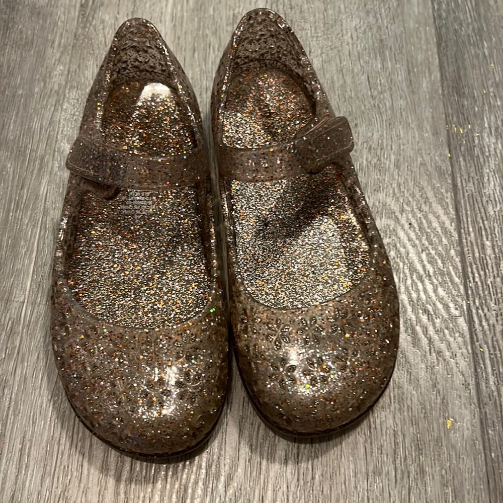 Old navy jelly sandals size 9